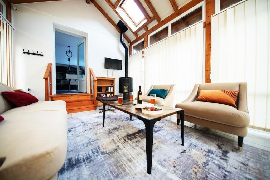 La Coquette ! Maison Au Coeur De La Bresse Avec Veranda Barbecue Garage Baby-Foot Et Barre De Son Екстер'єр фото
